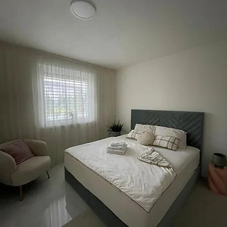 Bývaj U Mari V Mestskom Parku S Bezplatným Parkovaním *